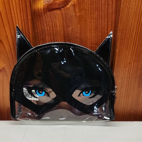 Giveaway .. Black Cat Mask Cosmetic Bag - Picture 2 of 6
